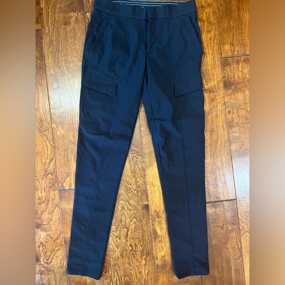 EUC Athleta Women's Wander Utility Pants Size 2 Black - Picture 7 of 9